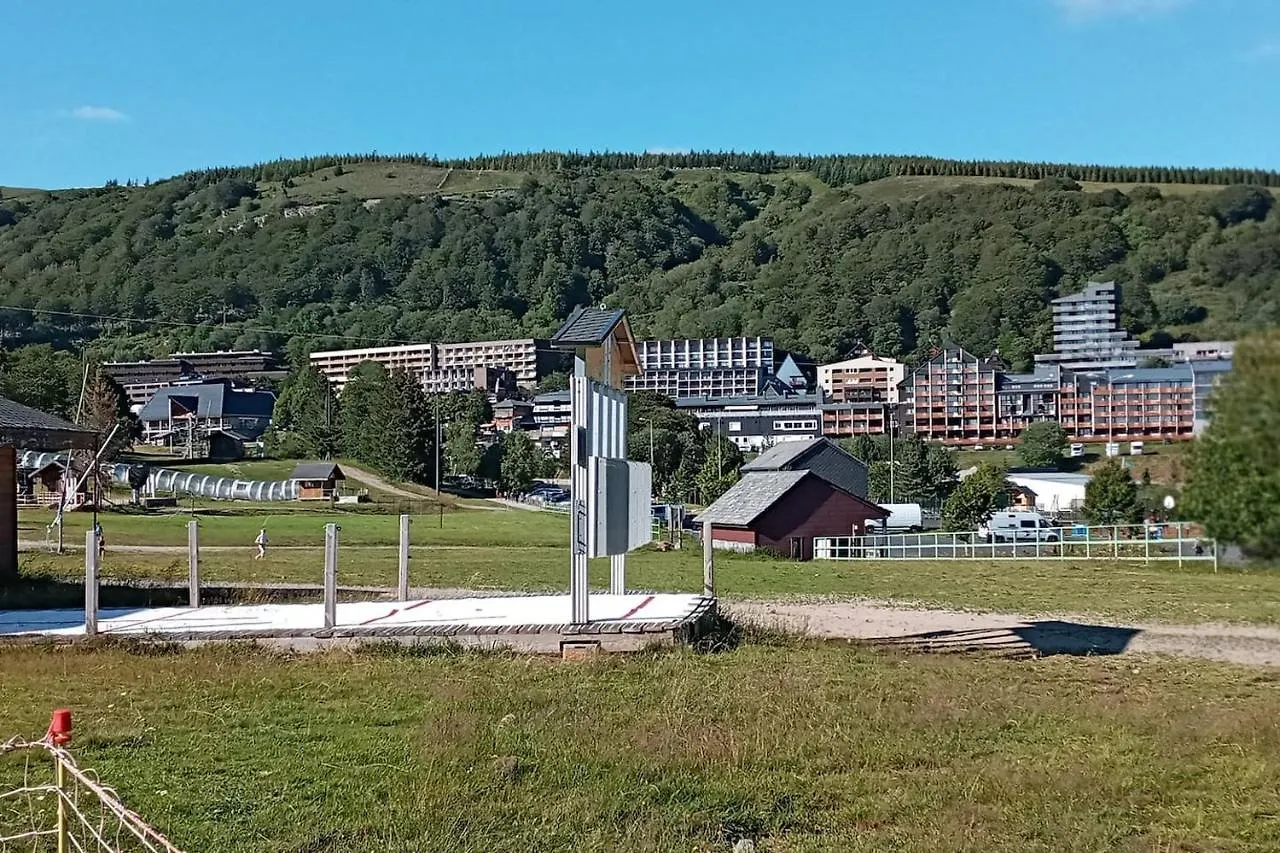 Centre Station Super Besse Studio Apartment