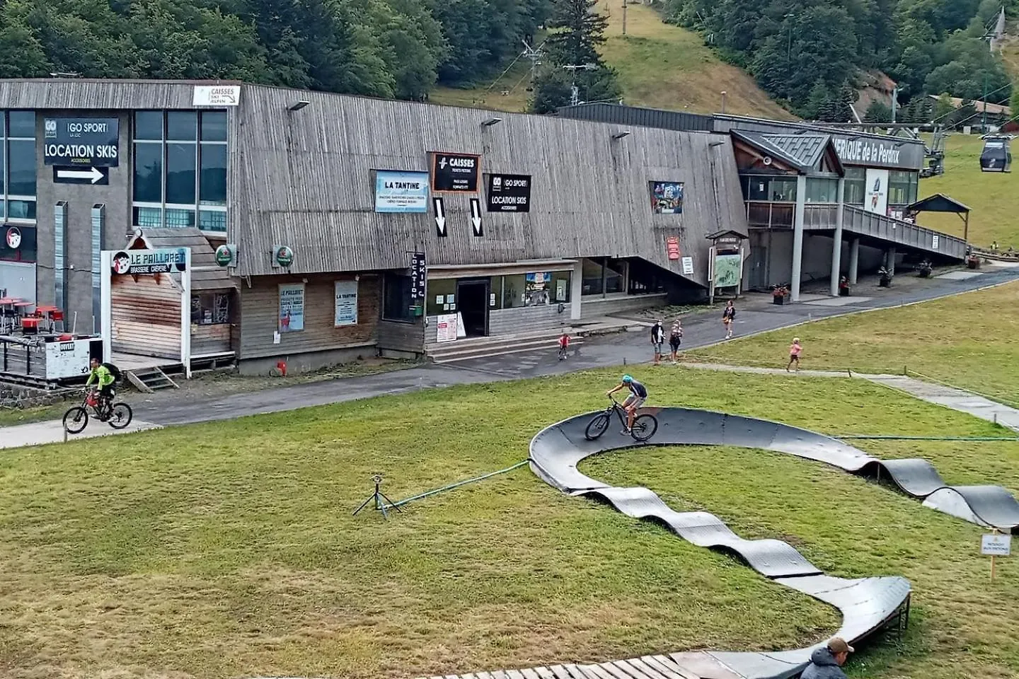 Centre Station Super Besse Studio Apartment