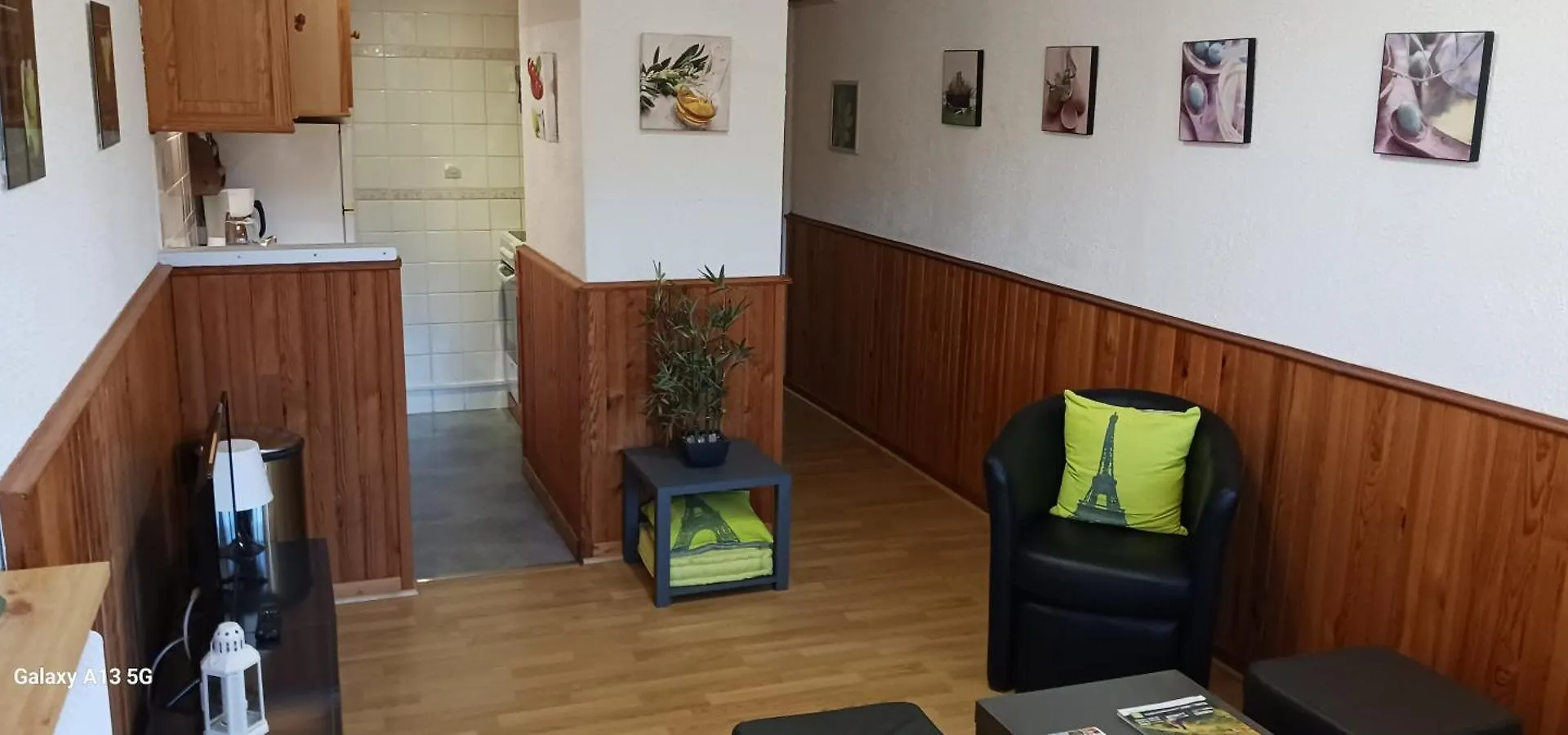 Centre Station Super Besse Studio Apartment